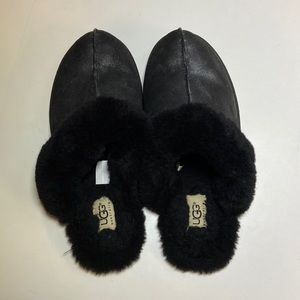 Black and gray condition slip on fluffy UGGs with metallic coloring
